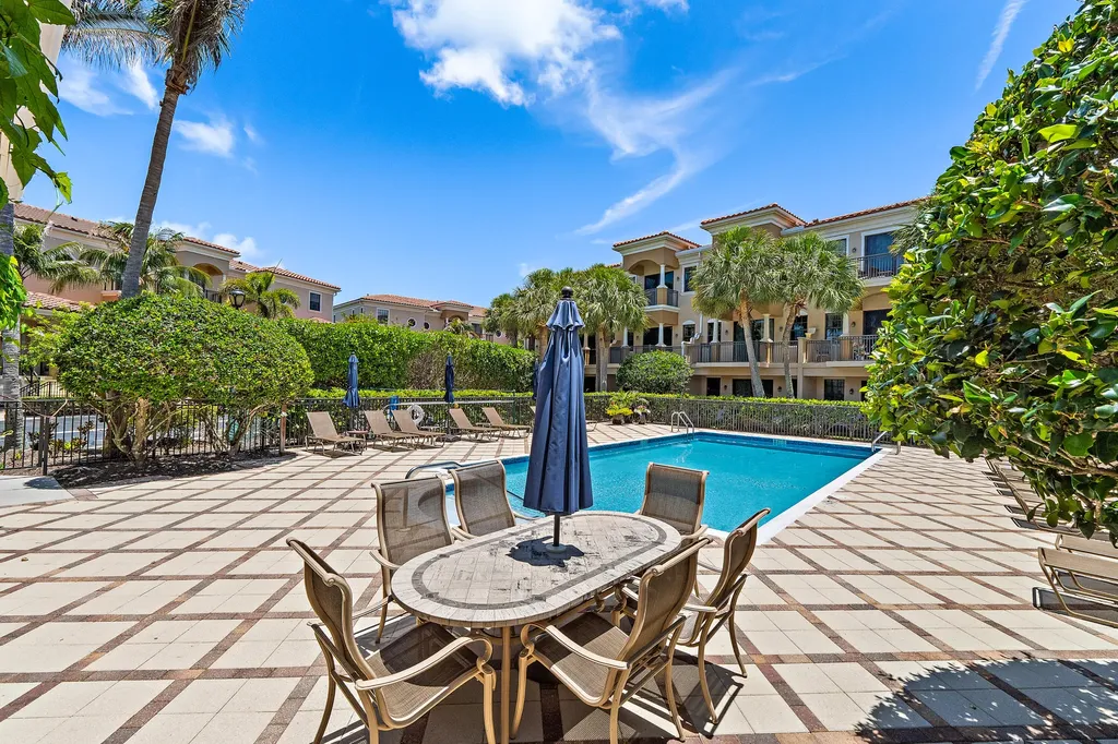 605 Del Sol Circle Tequesta FL 33469