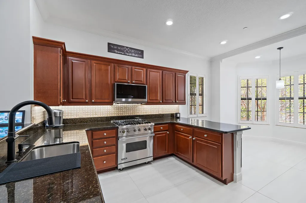 605 Del Sol Circle Tequesta FL 33469