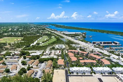 605 Del Sol Circle Tequesta FL 33469