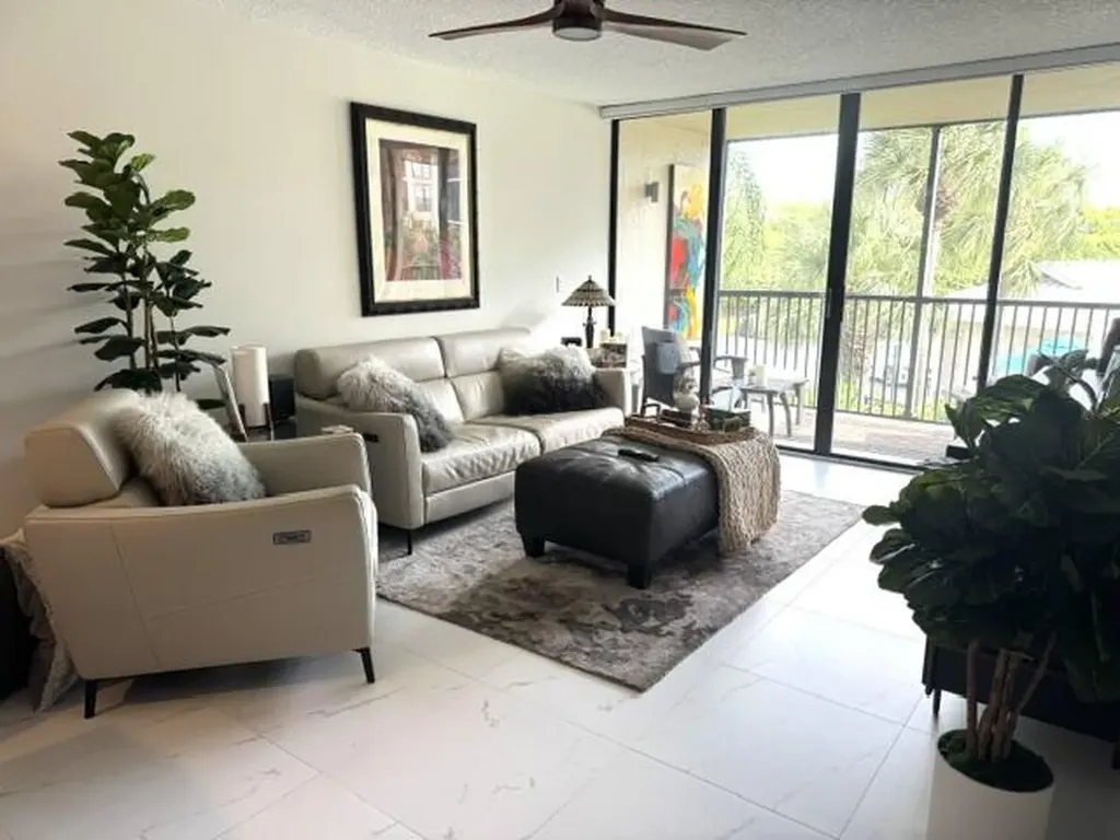 21 Royal Palm Way Boca Raton FL 33432