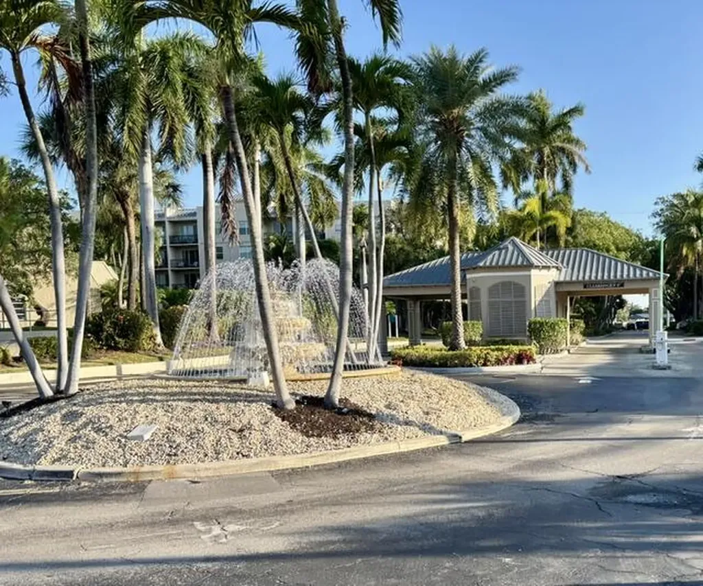 21 Royal Palm Way Boca Raton FL 33432