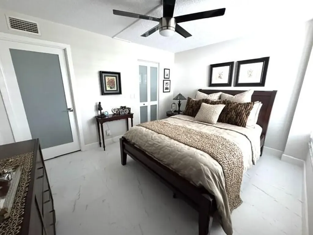 21 Royal Palm Way Boca Raton FL 33432