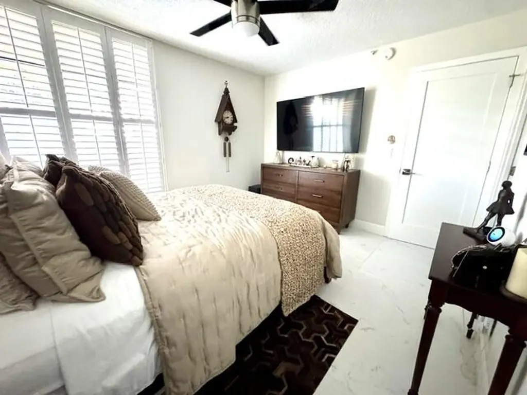 21 Royal Palm Way Boca Raton FL 33432