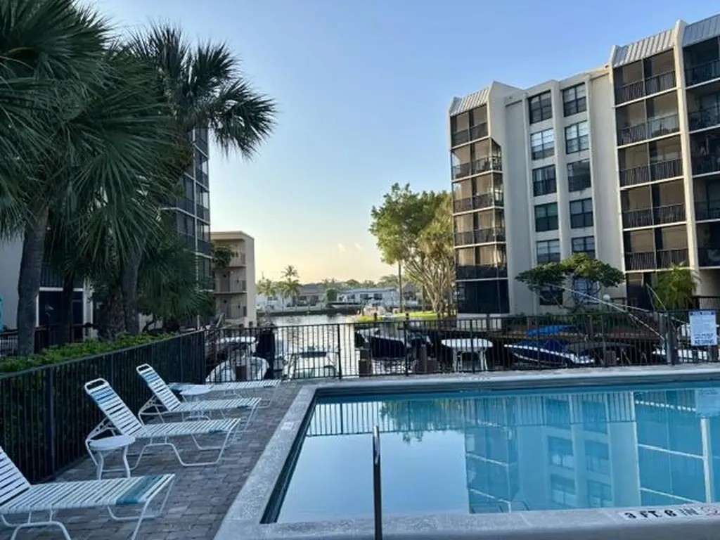 21 Royal Palm Way Boca Raton FL 33432
