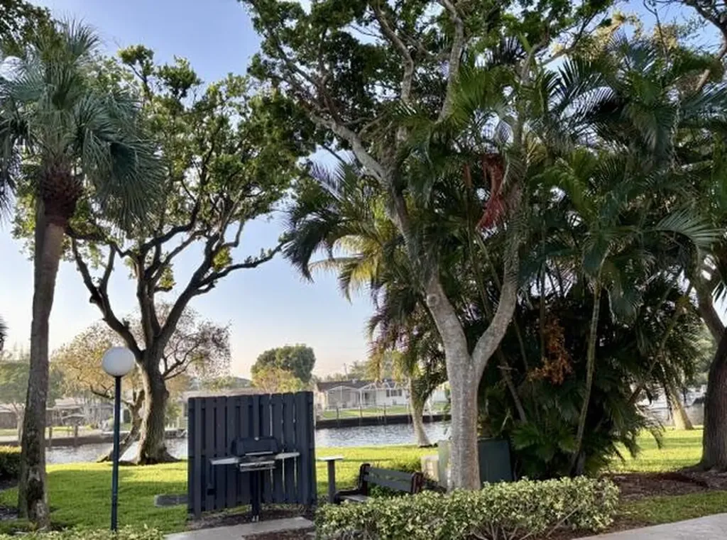 21 Royal Palm Way Boca Raton FL 33432