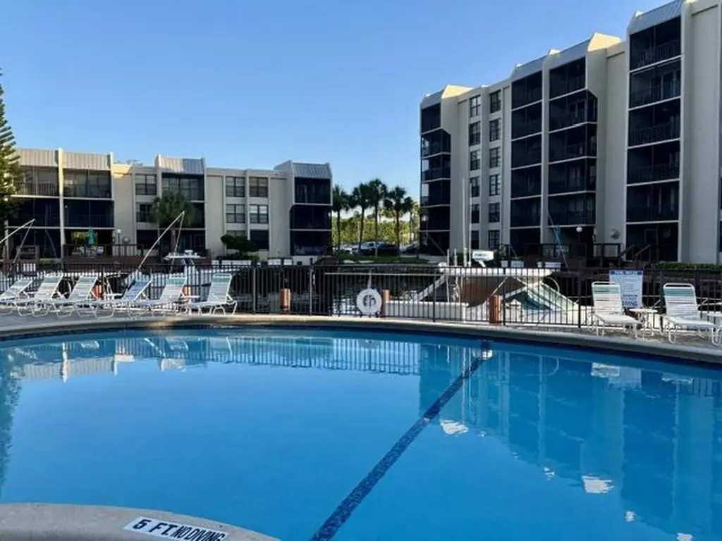 21 Royal Palm Way Boca Raton FL 33432