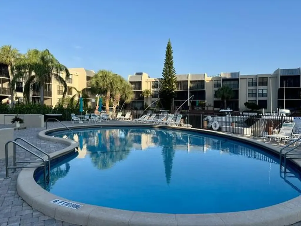 21 Royal Palm Way Boca Raton FL 33432