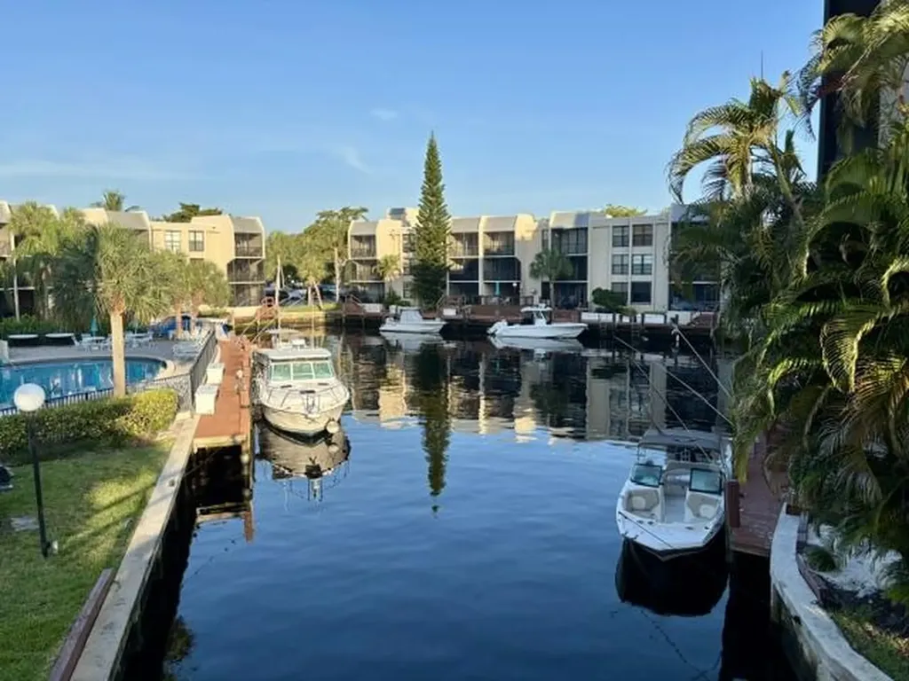 21 Royal Palm Way Boca Raton FL 33432