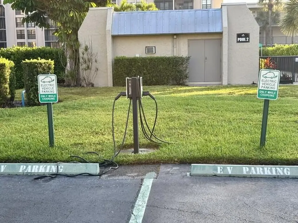 21 Royal Palm Way Boca Raton FL 33432