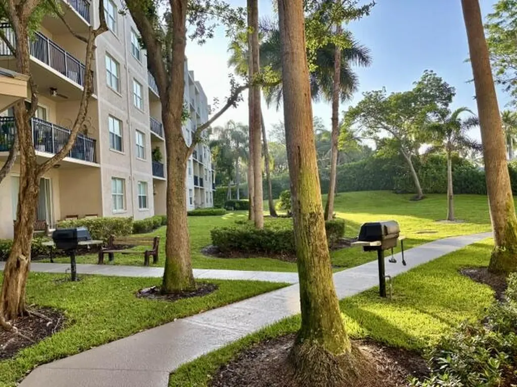 21 Royal Palm Way Boca Raton FL 33432
