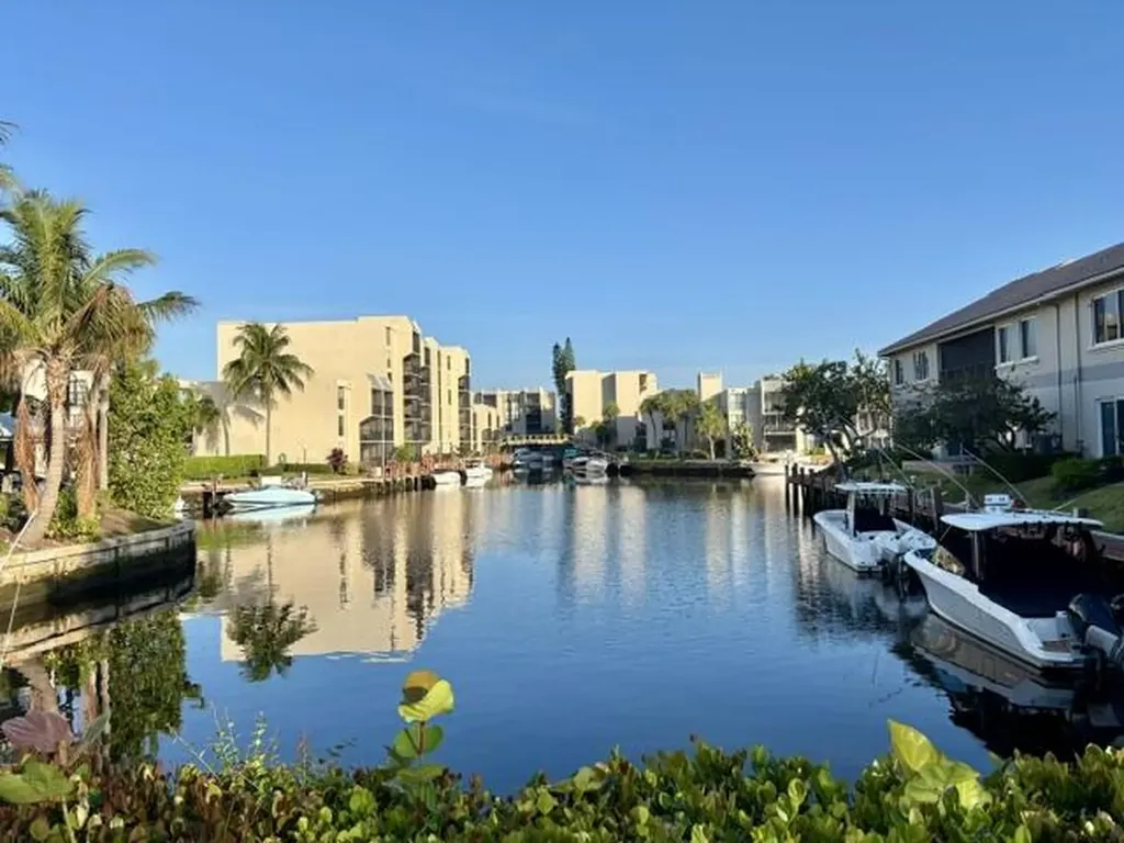 21 Royal Palm Way Boca Raton FL 33432