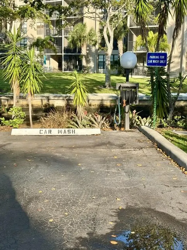 21 Royal Palm Way Boca Raton FL 33432