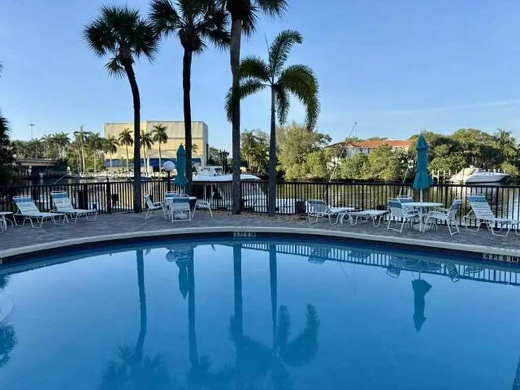 21 Royal Palm Way Boca Raton FL 33432