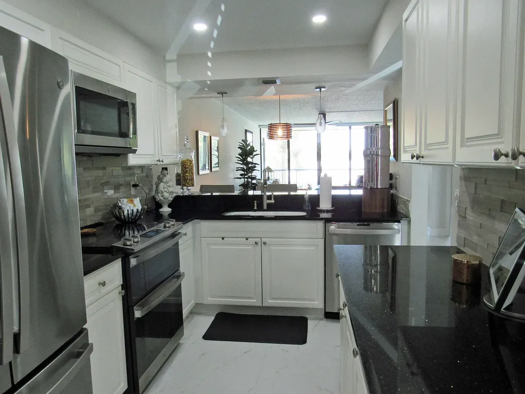 21 Royal Palm Way Boca Raton FL 33432