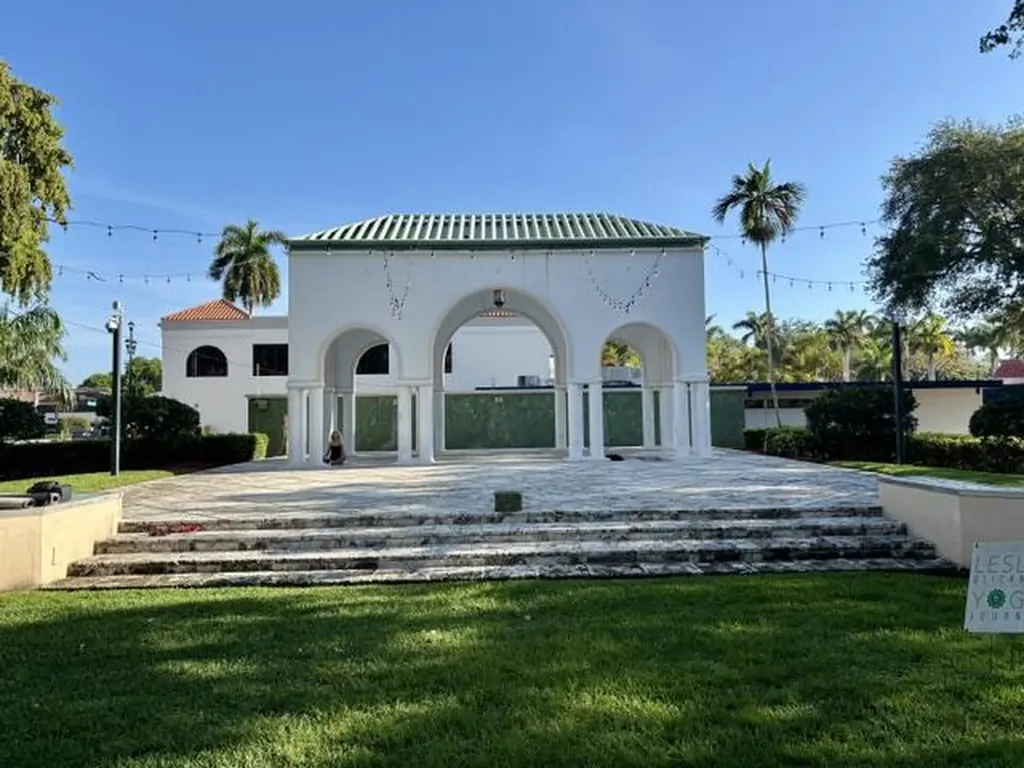 21 Royal Palm Way Boca Raton FL 33432