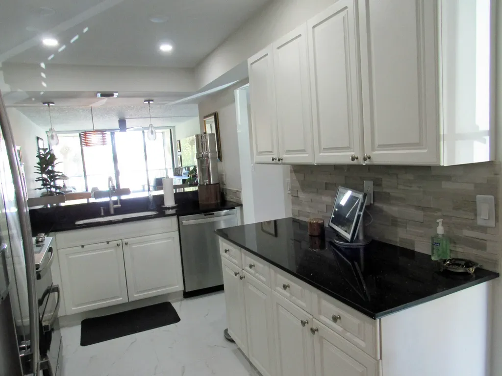 21 Royal Palm Way Boca Raton FL 33432
