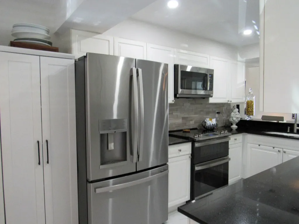 21 Royal Palm Way Boca Raton FL 33432