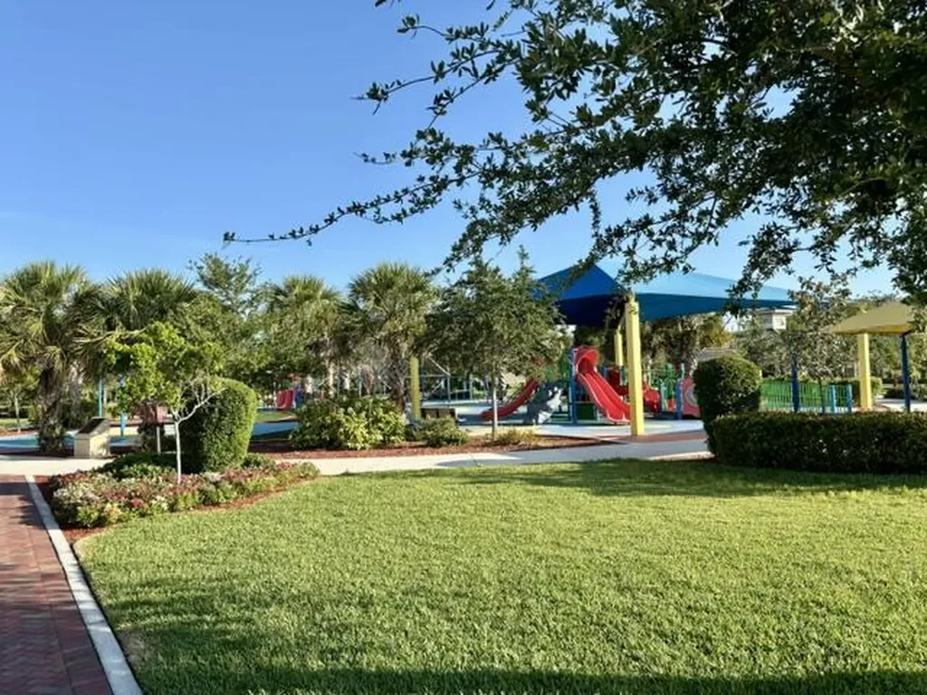 21 Royal Palm Way Boca Raton FL 33432