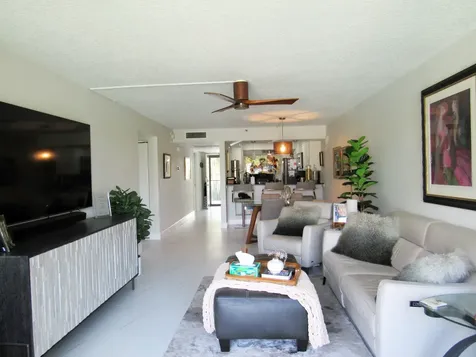21 Royal Palm Way Boca Raton FL 33432