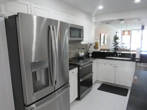 21 Royal Palm Way Boca Raton FL 33432