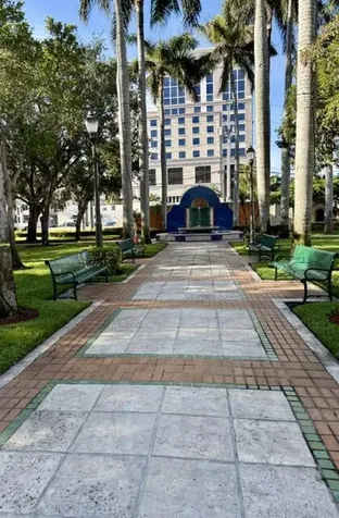 21 Royal Palm Way Boca Raton FL 33432