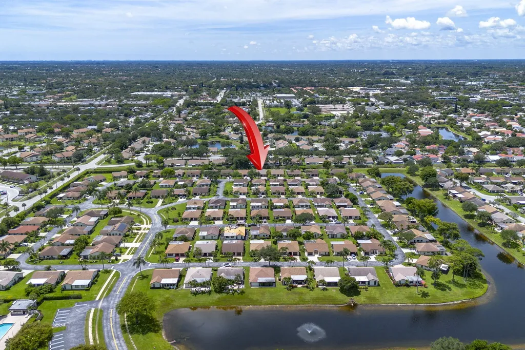 6320 Lakemont Circle Greenacres FL 33463