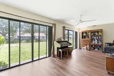 6320 Lakemont Circle Greenacres FL 33463