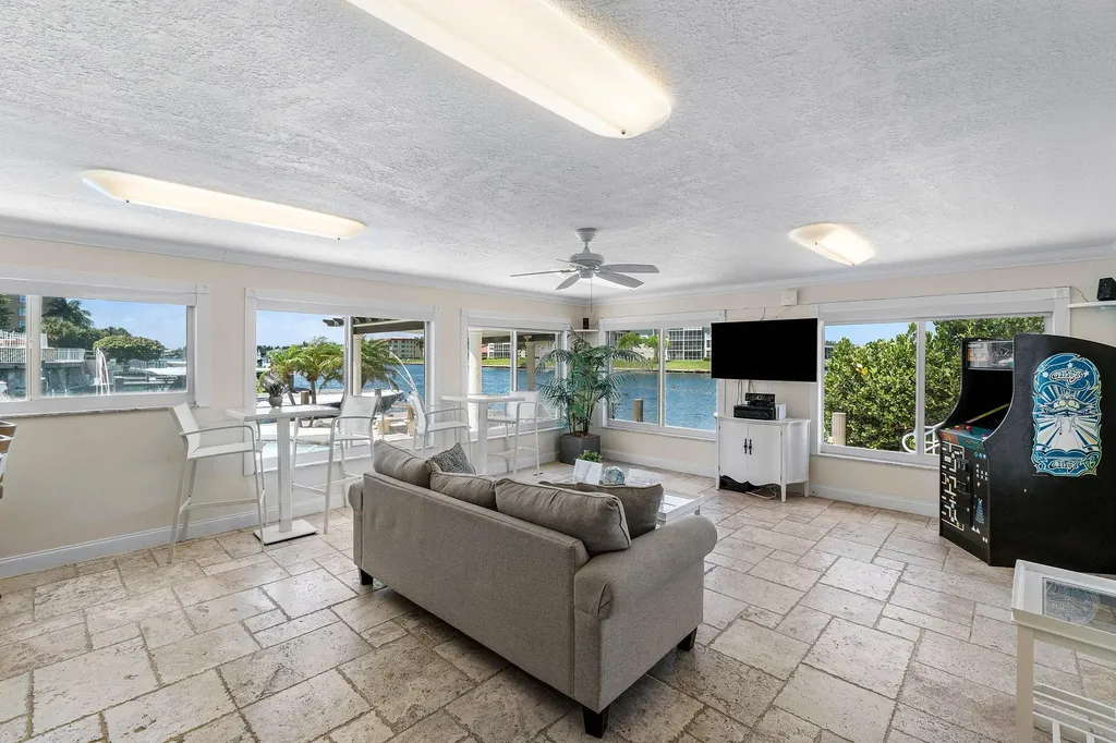 1160 Hillsboro Mile Hillsboro Beach FL 33062