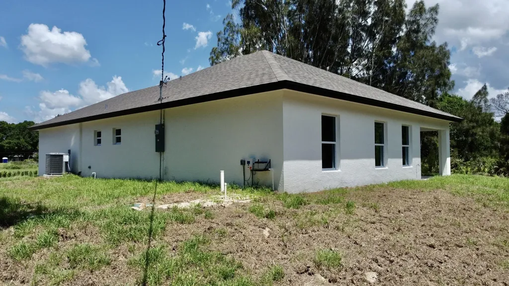 3310 NW 21st Avenue Okeechobee FL 34972