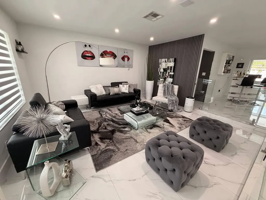 6861 Park Street Hollywood FL 33024
