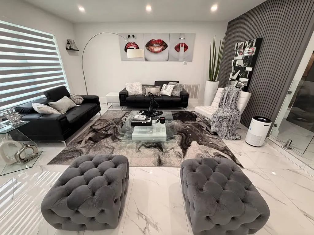6861 Park Street Hollywood FL 33024