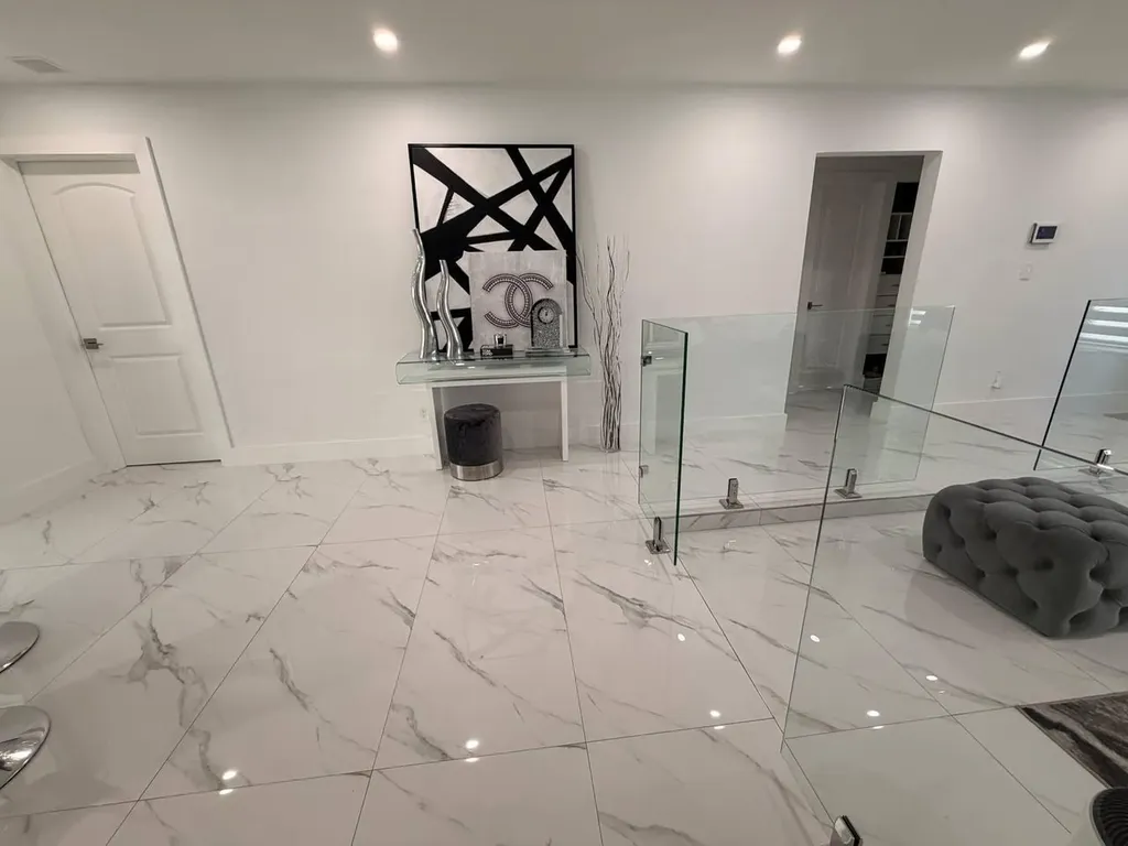 6861 Park Street Hollywood FL 33024