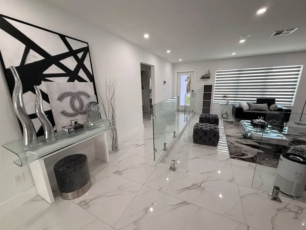 6861 Park Street Hollywood FL 33024
