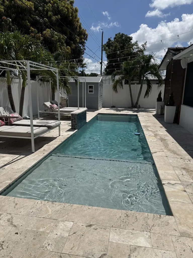 6861 Park Street Hollywood FL 33024