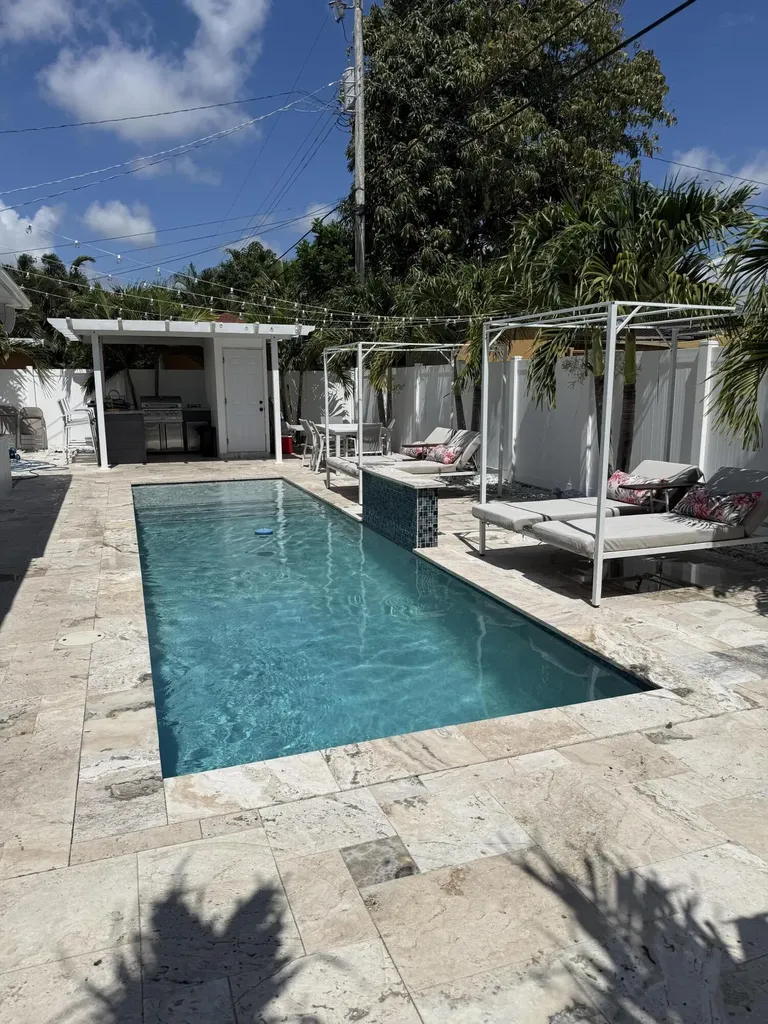 6861 Park Street Hollywood FL 33024