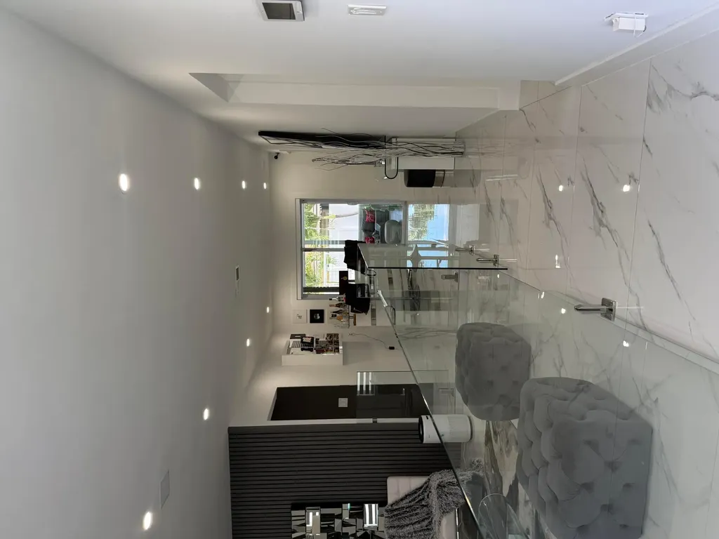 6861 Park Street Hollywood FL 33024