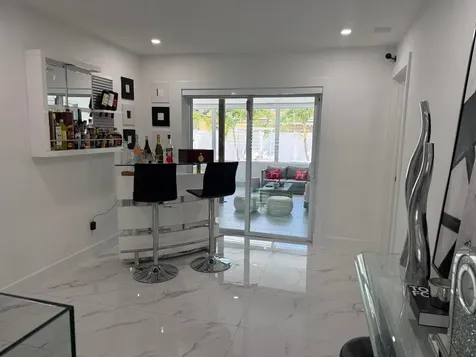 6861 Park Street Hollywood FL 33024