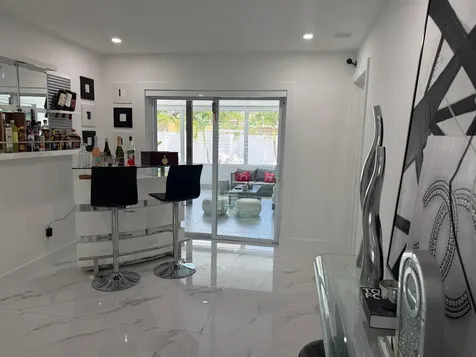 6861 Park Street Hollywood FL 33024