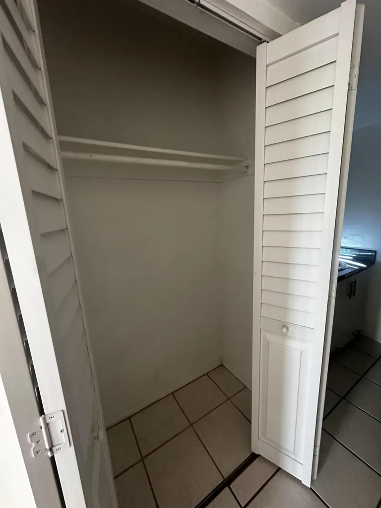 13707 Kendale Lakes Circle Miami FL 33183