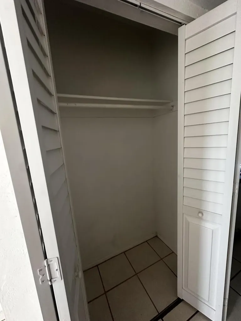 13707 Kendale Lakes Circle Miami FL 33183