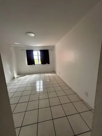 13707 Kendale Lakes Circle Miami FL 33183