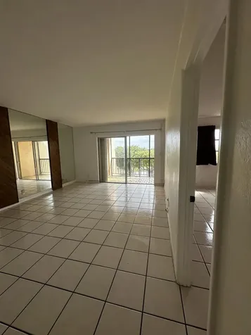 13707 Kendale Lakes Circle Miami FL 33183