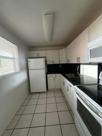 13707 Kendale Lakes Circle Miami FL 33183