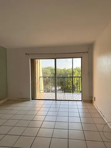 13707 Kendale Lakes Circle Miami FL 33183