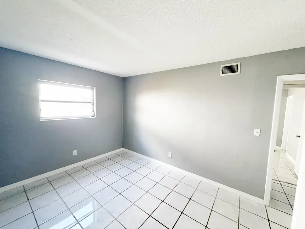 320 SW 1st Street Pompano Beach FL 33060