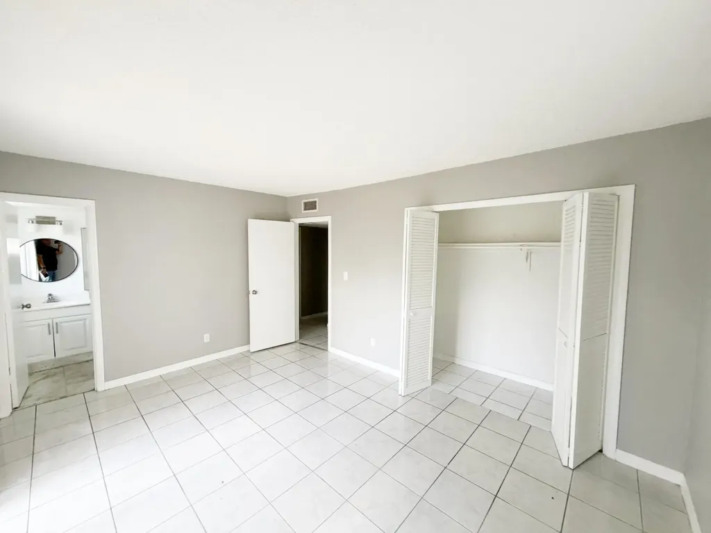 320 SW 1st Street Pompano Beach FL 33060