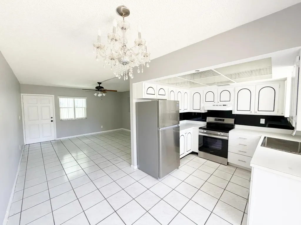 320 SW 1st Street Pompano Beach FL 33060