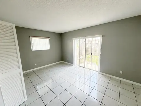 320 SW 1st Street Pompano Beach FL 33060