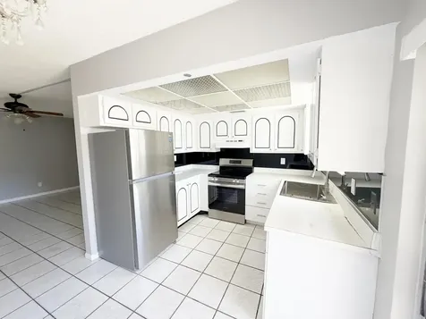 320 SW 1st Street Pompano Beach FL 33060