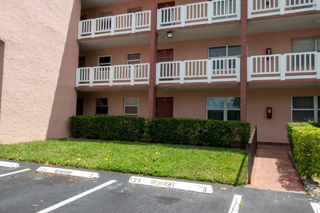 9621 Sunrise Lakes Boulevard Sunrise FL 33322